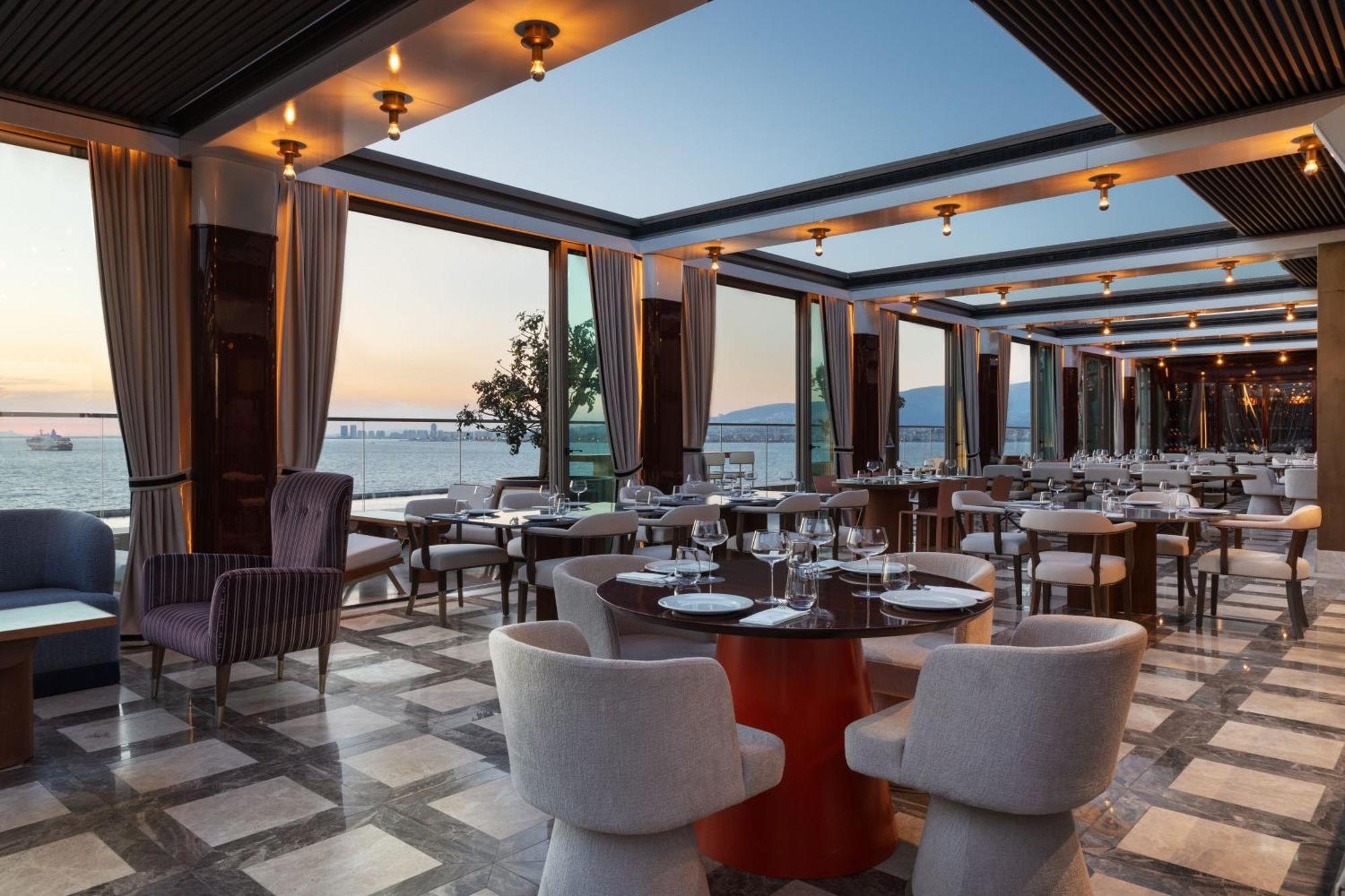Izmir Marriott Hotel Екстер'єр фото The restaurant