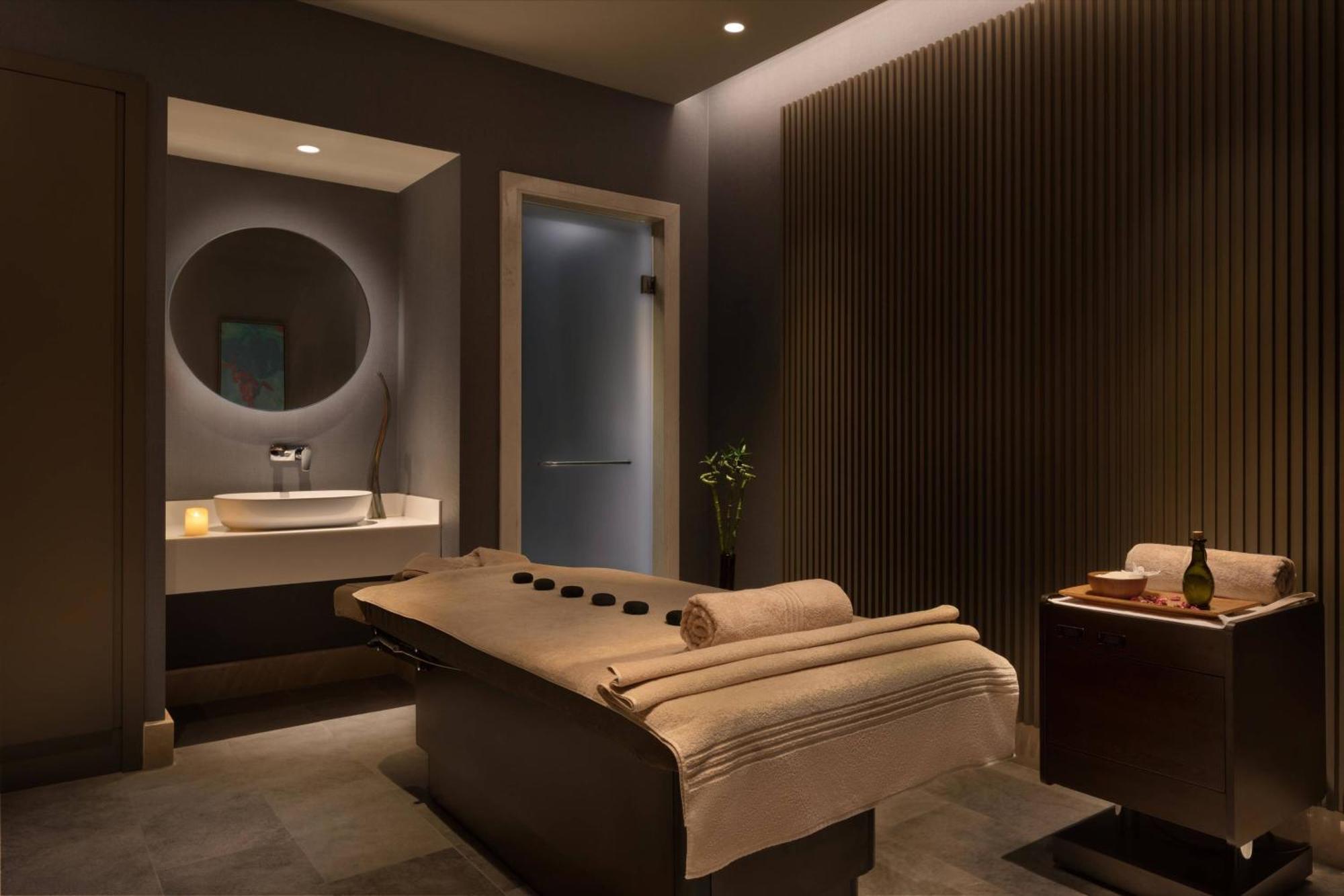 Izmir Marriott Hotel Екстер'єр фото Spa treatment room