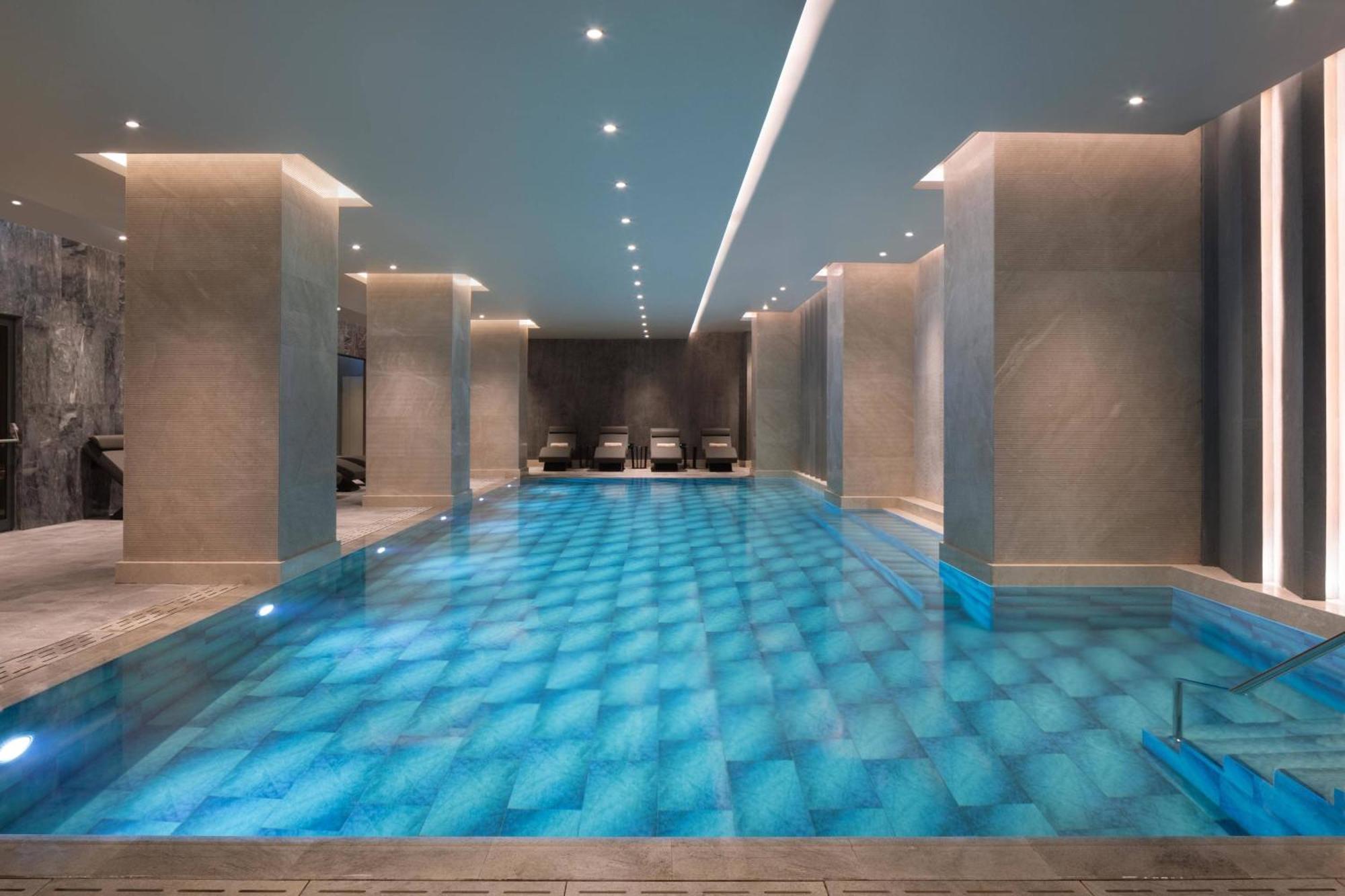 Izmir Marriott Hotel Екстер'єр фото The pool at The Spa at The Landmark
