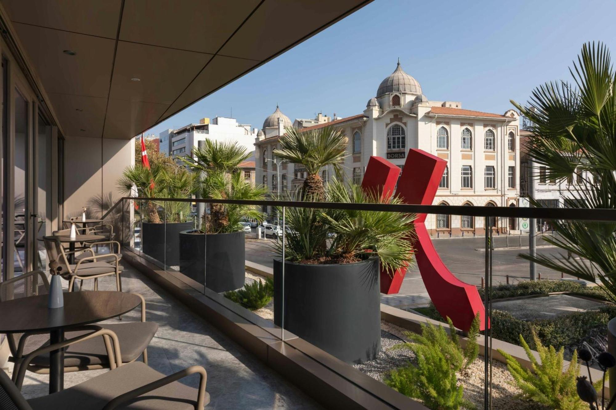 Izmir Marriott Hotel Екстер'єр фото View of the city from the hotel